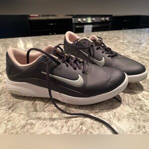 Nike Vapor Women’s Spikeless Golf Shoes -9 - like new